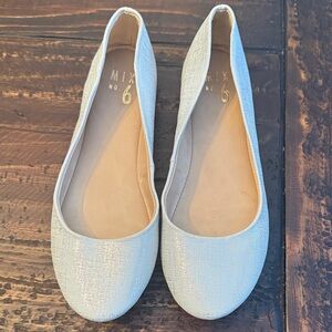Mix No. 6 Women's Shimmering Cream Flats, size 8 like new